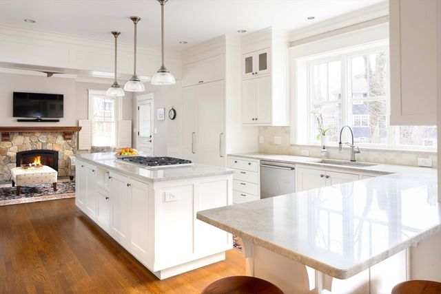 34 Pilgrim Rd, Newton, MA 02468