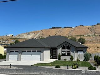 2605 Rock Island Road, East Wenatchee, WA 98802