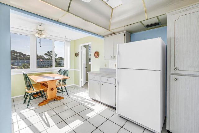 4715 BAY STREET NE 320, St Petersburg, FL 33703