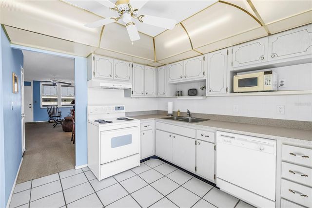 4715 BAY STREET NE 320, St Petersburg, FL 33703