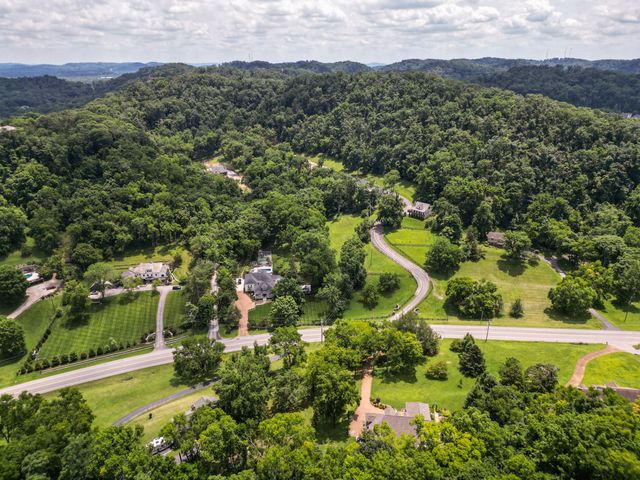 6020 Murray Ln, Brentwood, TN 37027