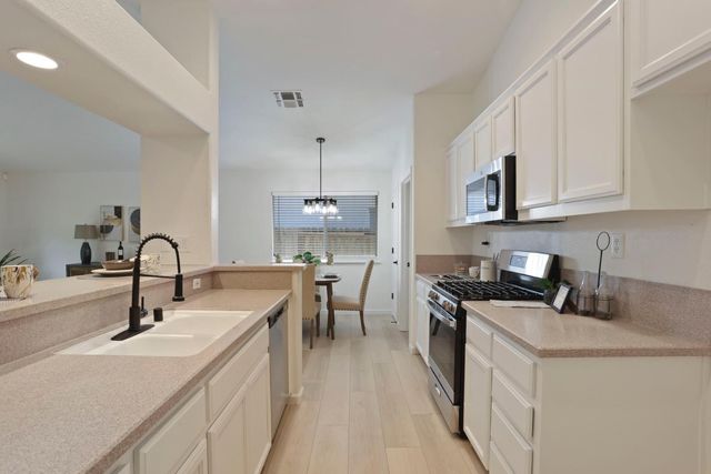250 Dyer Ave, Manteca, CA 95336