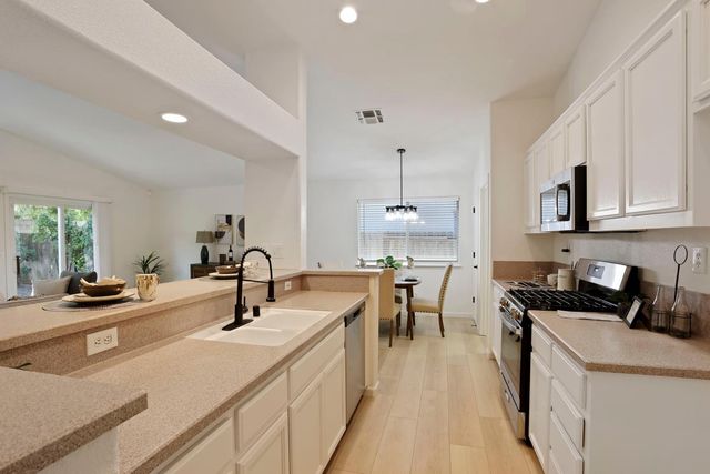 250 Dyer Ave, Manteca, CA 95336
