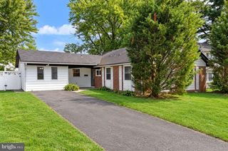 46 HAWTHORNE LN, Willingboro, NJ 08046