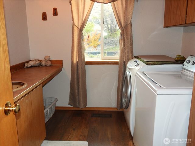 464 Highway 20, Tonasket, WA 98855