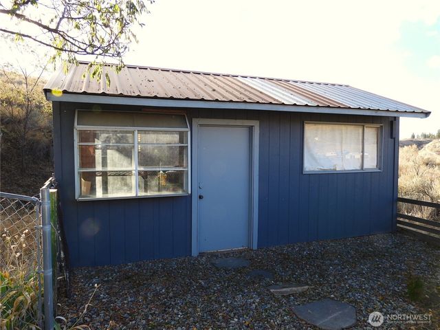 464 Highway 20, Tonasket, WA 98855