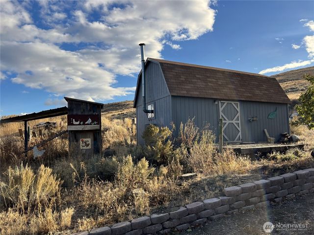 464 Highway 20, Tonasket, WA 98855