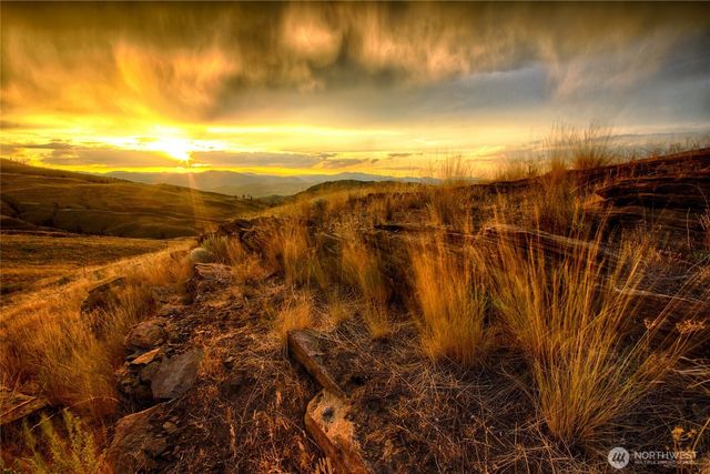 464 Highway 20, Tonasket, WA 98855