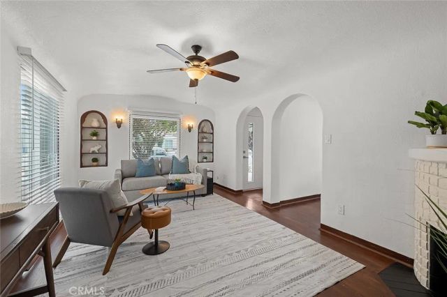 2310 Magnolia Avenue, Long Beach, CA 90806