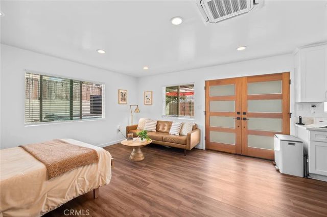 2310 Magnolia Avenue, Long Beach, CA 90806