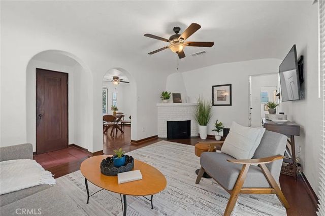 2310 Magnolia Avenue, Long Beach, CA 90806