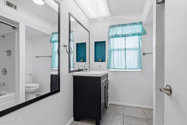 10541 W CHERYL Drive, Sun City, AZ 85351