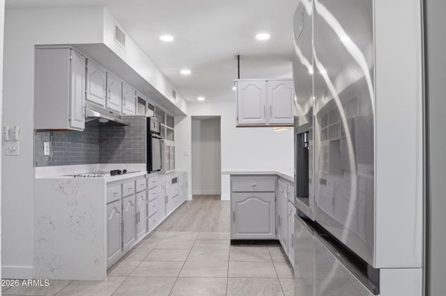 10541 W CHERYL Drive, Sun City, AZ 85351
