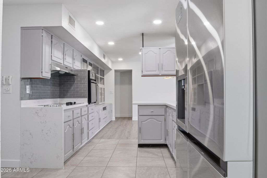 10541 W CHERYL Drive, Sun City, AZ 85351 — photo 5