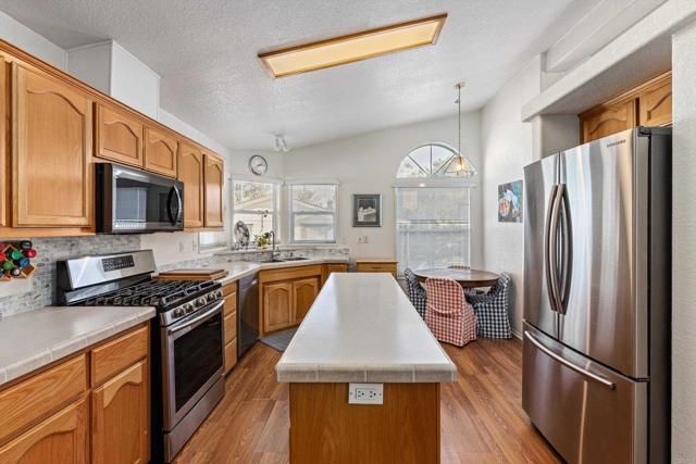 525 W El Norte Pkwy 116, Escondido, CA 92026