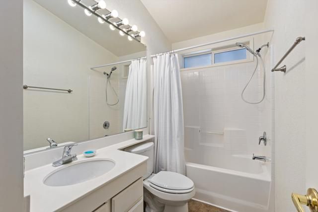 525 W El Norte Pkwy 116, Escondido, CA 92026