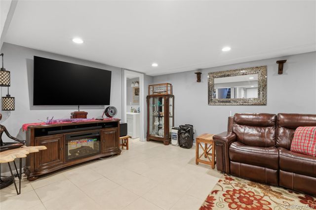 1533 Lowell Avenue, New Hyde Park, NY 11040
