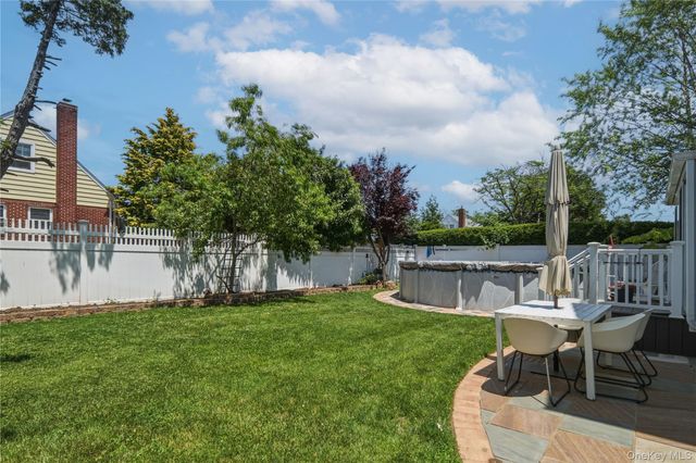 1533 Lowell Avenue, New Hyde Park, NY 11040