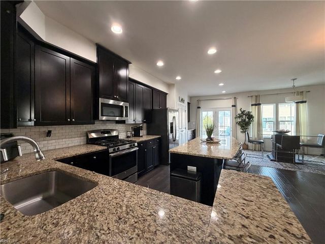 655 Mill Creek PW, Chesapeake, VA 23323