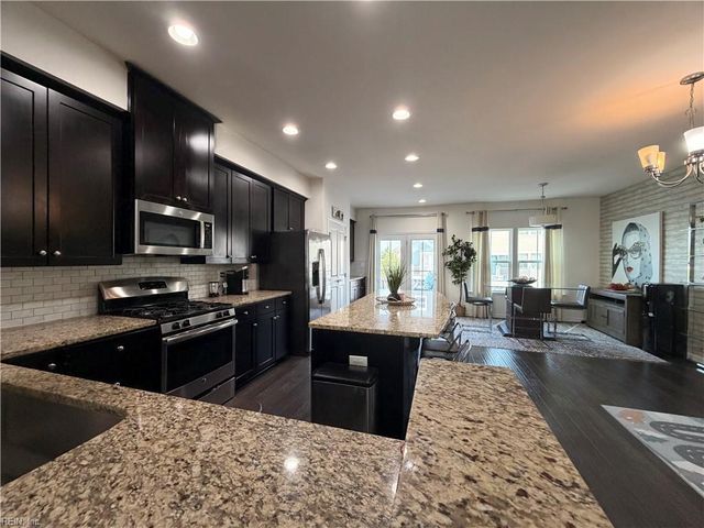 655 Mill Creek PW, Chesapeake, VA 23323