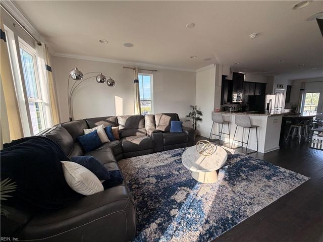 655 Mill Creek PW, Chesapeake, VA 23323