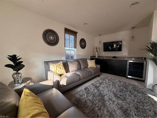 655 Mill Creek PW, Chesapeake, VA 23323