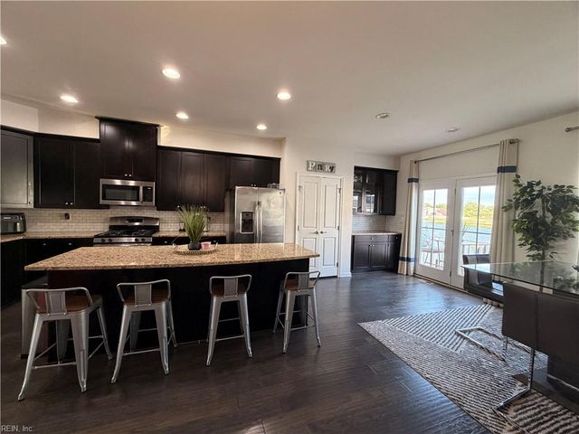 655 Mill Creek PW, Chesapeake, VA 23323