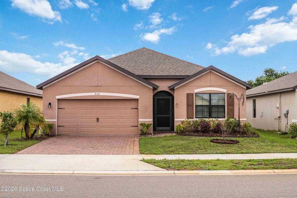 939 Remington Green Drive SE, Palm Bay, FL 32909