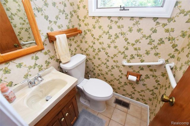 5340 Brobeck Street, Flint, MI 48532