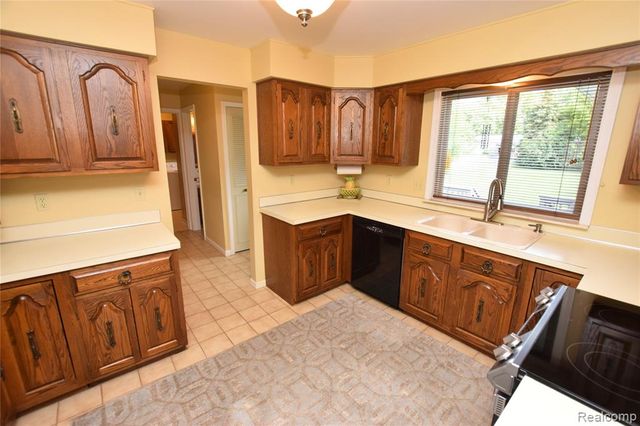 5340 Brobeck Street, Flint, MI 48532
