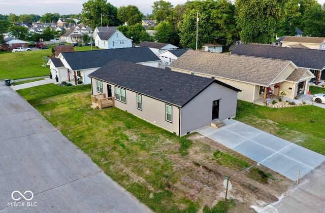 819 W Tanner Street, Brownstown, IN 47220