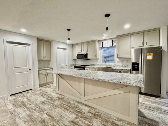 819 W Tanner Street, Brownstown, IN 47220
