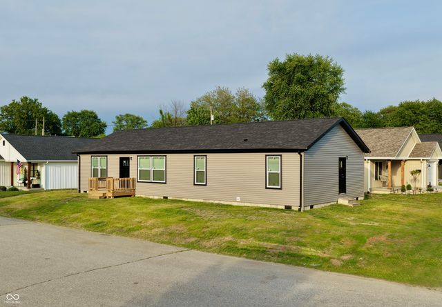 819 W Tanner Street, Brownstown, IN 47220