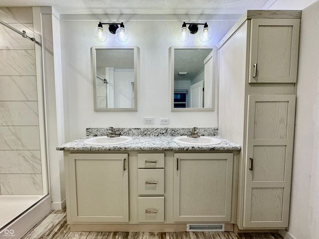 819 W Tanner Street, Brownstown, IN 47220