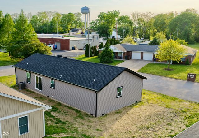 819 W Tanner Street, Brownstown, IN 47220