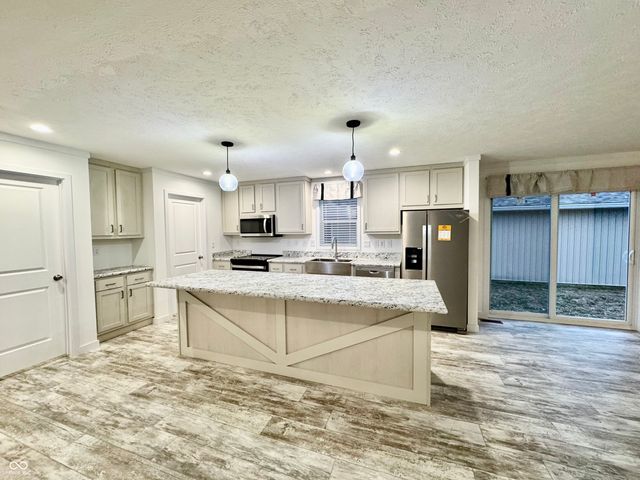 819 W Tanner Street, Brownstown, IN 47220