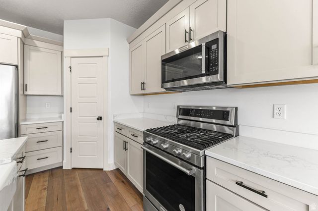 1806 W OLYMPUS DR, Saratoga Springs, UT 84045