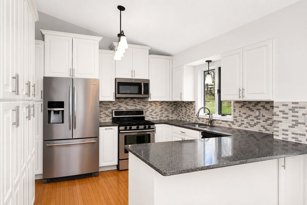 2916 Frank Street, Maplewood, MN 55109 — photo 4