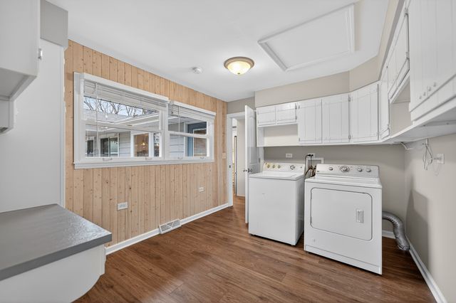 270 S Ott Avenue, Glen Ellyn, IL 60137