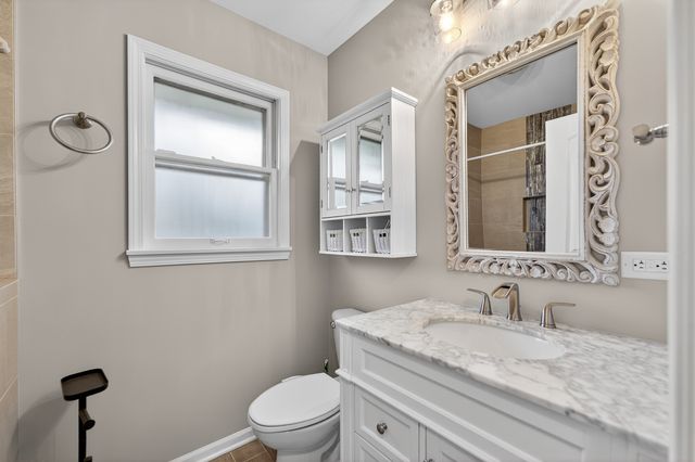 270 S Ott Avenue, Glen Ellyn, IL 60137