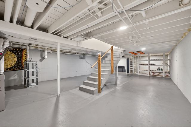 270 S Ott Avenue, Glen Ellyn, IL 60137