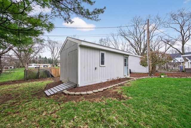 270 S Ott Avenue, Glen Ellyn, IL 60137