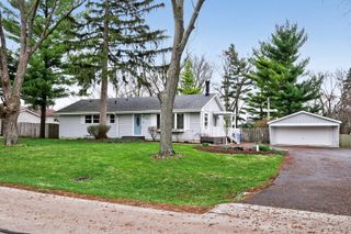 270 S Ott Avenue, Glen Ellyn, IL 60137