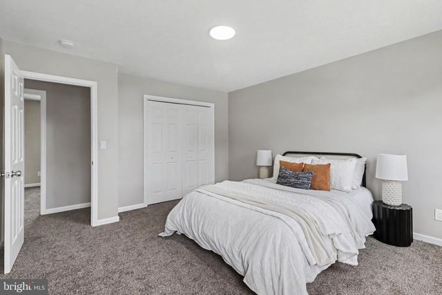 31 WOODVIEW DR, Mount Holly Springs, PA 17065