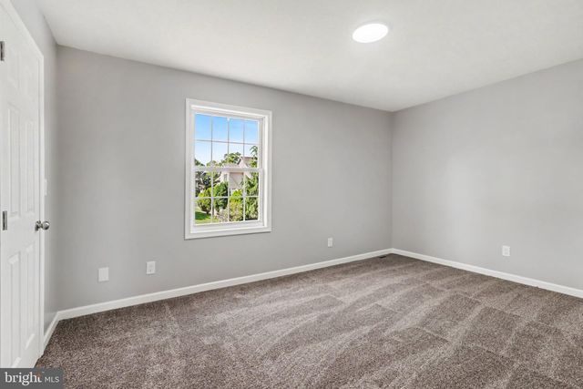 31 WOODVIEW DR, Mount Holly Springs, PA 17065
