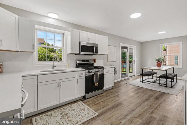 31 WOODVIEW DR, Mount Holly Springs, PA 17065