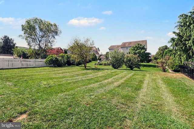 31 WOODVIEW DR, Mount Holly Springs, PA 17065