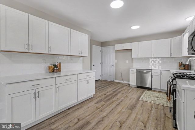 31 WOODVIEW DR, Mount Holly Springs, PA 17065