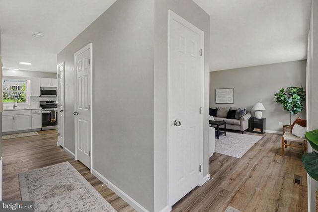 31 WOODVIEW DR, Mount Holly Springs, PA 17065