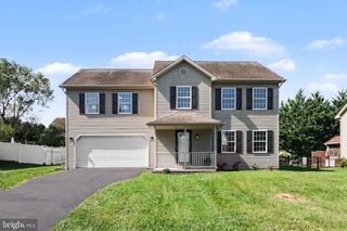 31 WOODVIEW DR, Mount Holly Springs, PA 17065